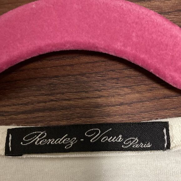 Rendez-Vous Paris Deep V-neck Knotted front Top with 3/4 sleeve. Off White. Sz S - Picture 4 of 4